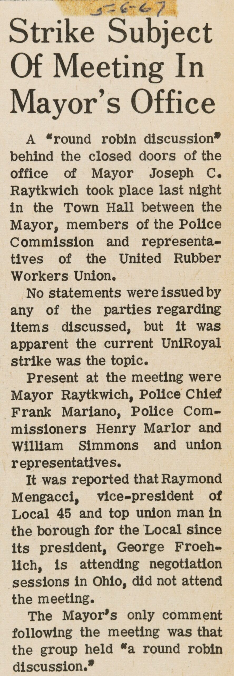 Strike Subject Of Meeting In Mayor's Office